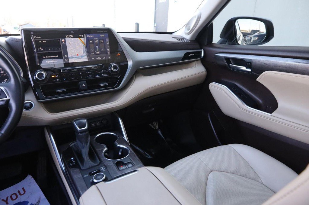 Used 2021 Toyota Highlander Platinum image 27