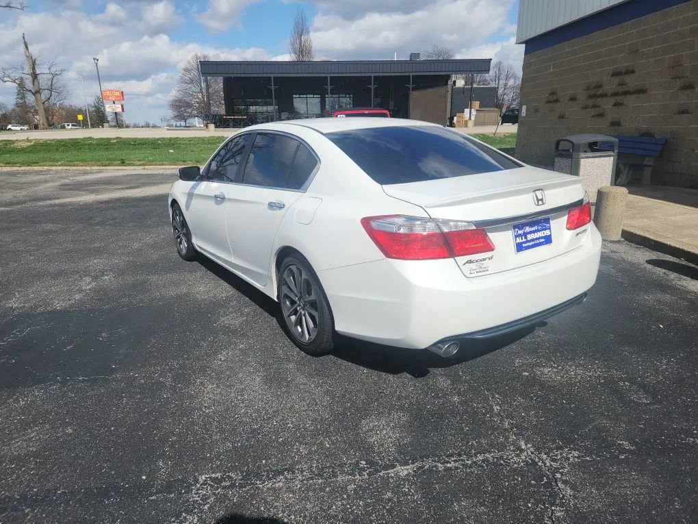 Used 2015 Honda Accord Sport image 2