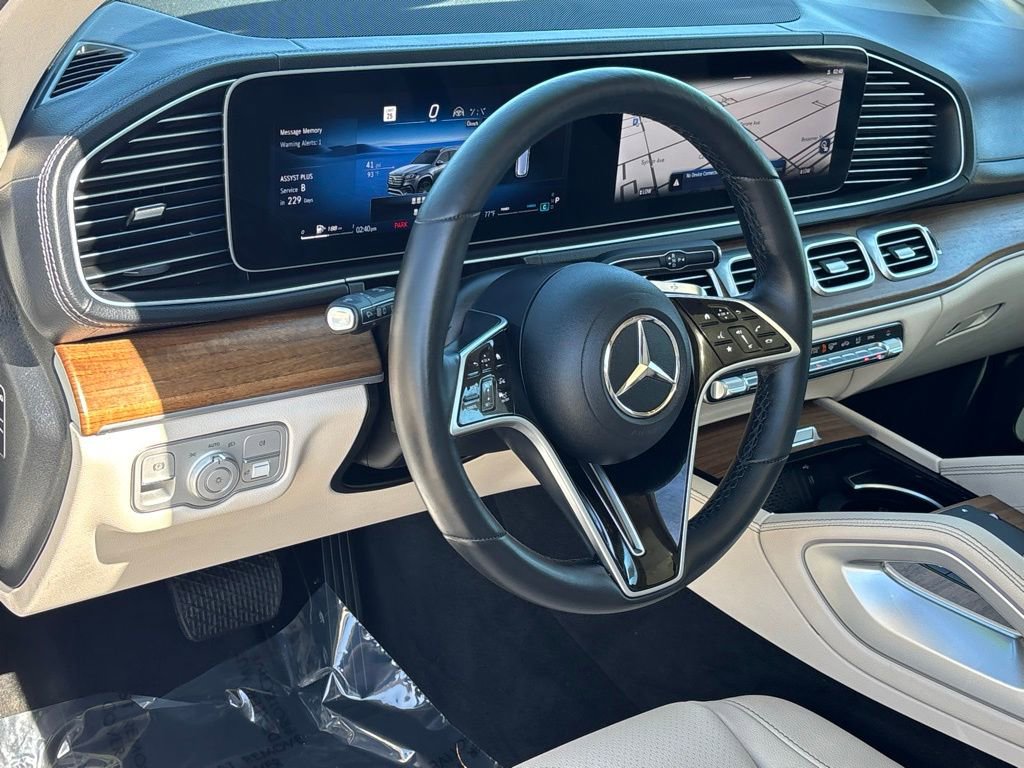 Used 2025 Mercedes-Benz GLS 450 4MATIC image 10