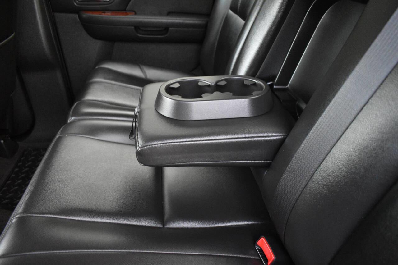 Used 2009 GMC Sierra 1500 SLT w/ Suspension Package, Off-Road image 12