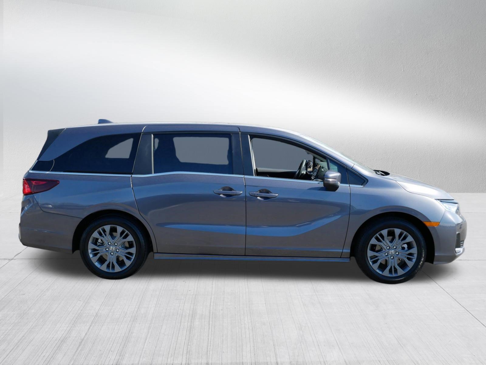 Certified 2026 Honda Odyssey Touring image 8