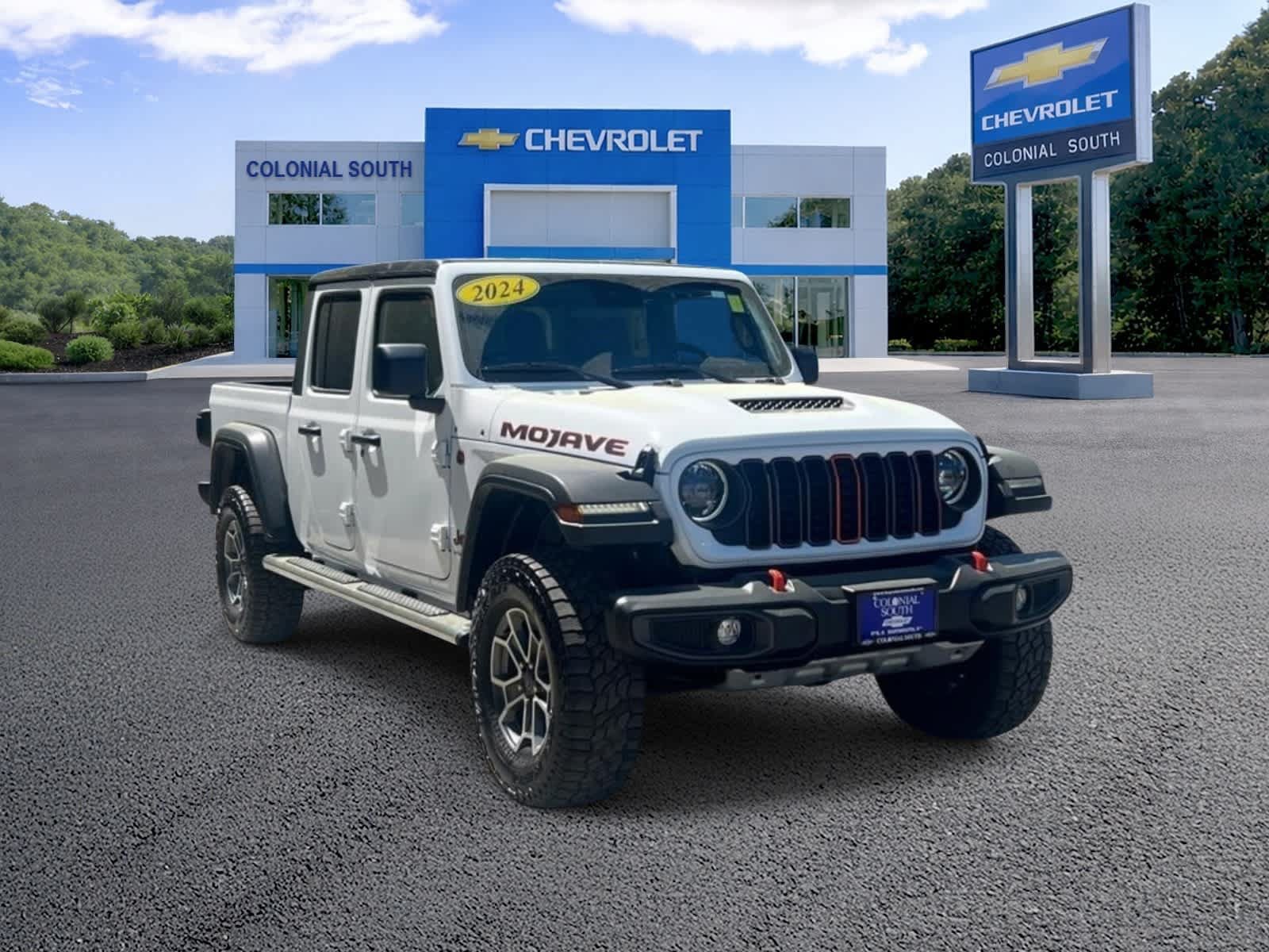 Used 2024 Jeep Gladiator Mojave w/ Convenience Group AWD/4WD image 8