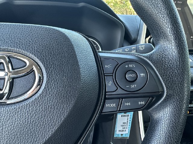 Certified 2025 Toyota RAV4 LE FWD image 25