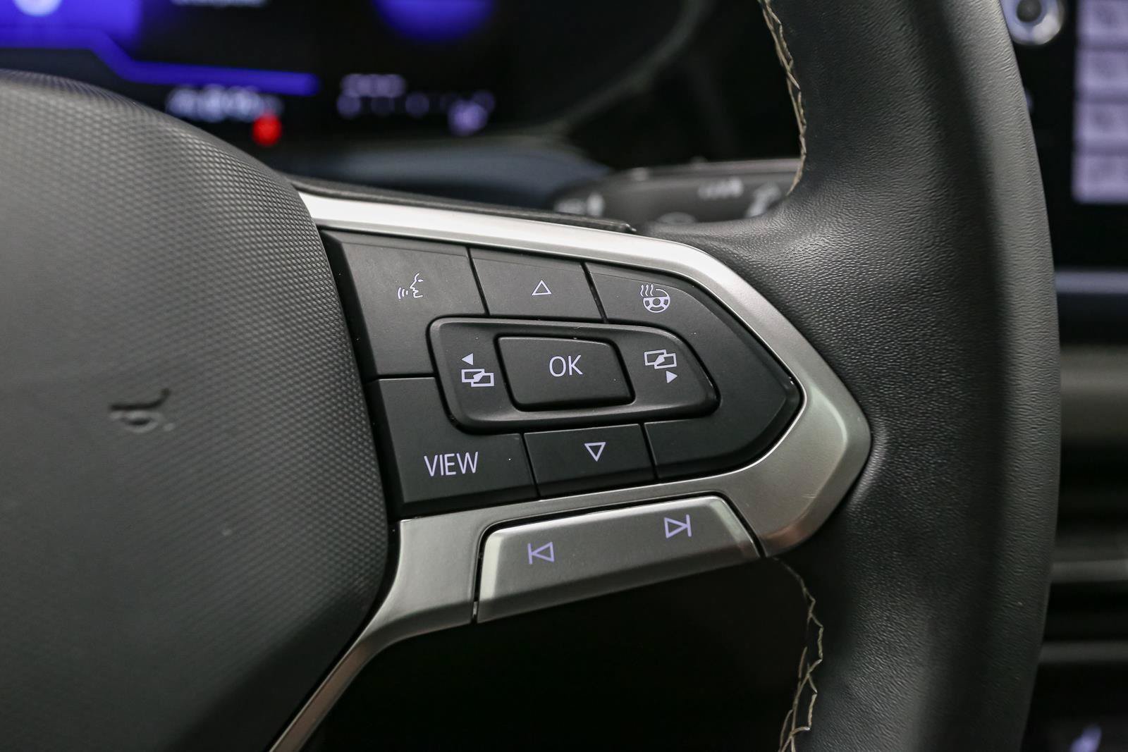 Certified 2024 Volkswagen Taos SE AWD/4WD image 40