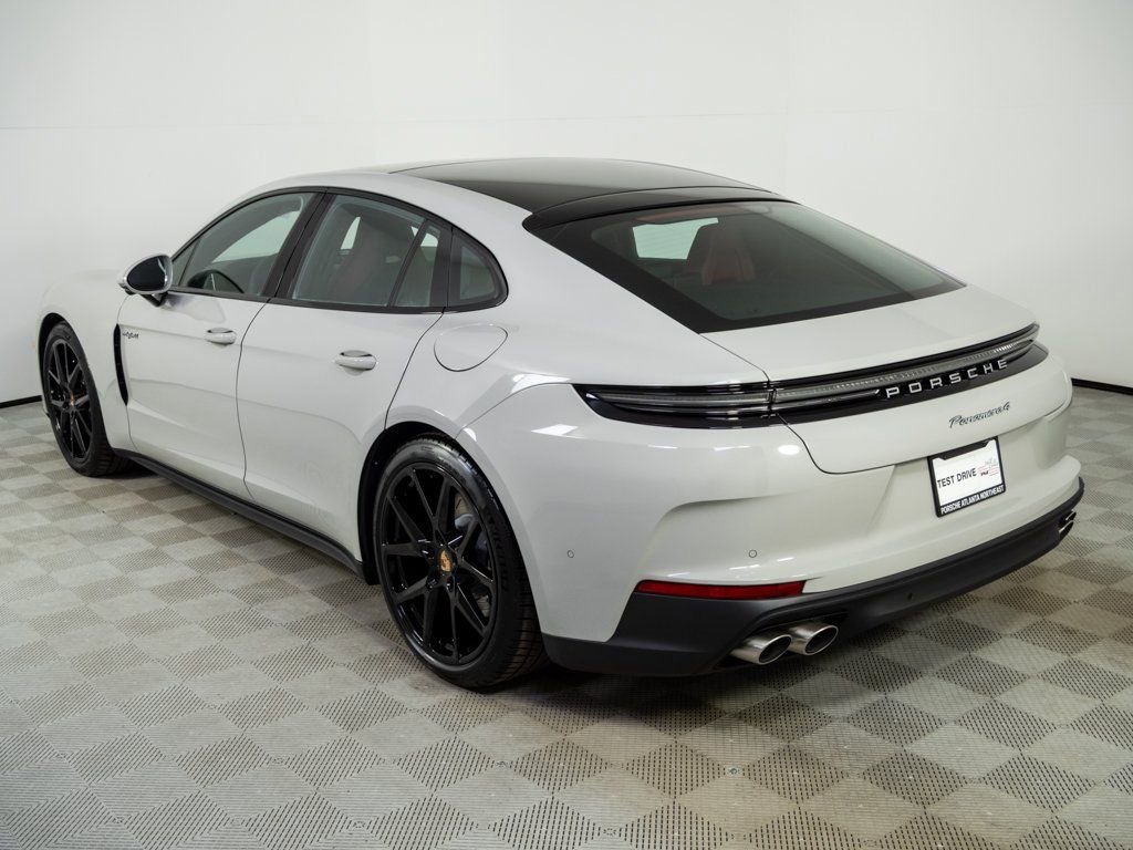 New 2026 Porsche Panamera 4 image 3