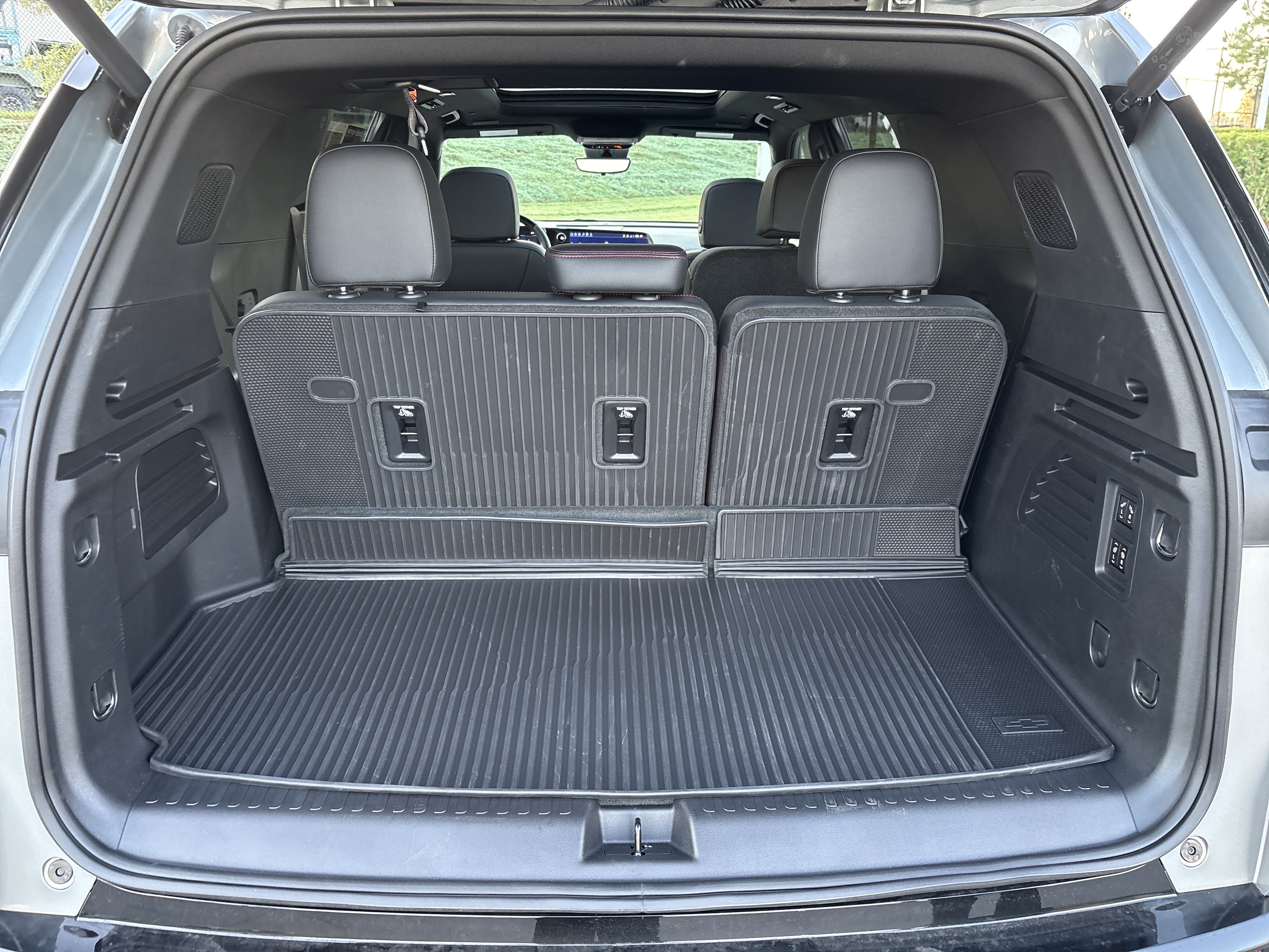 Used 2026 Chevrolet Traverse RS w/ LPO, Floor Liner Package FWD image 35