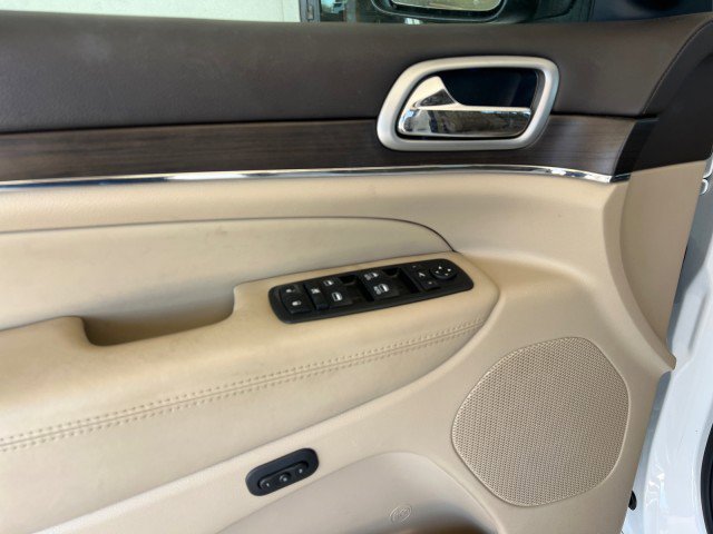 Used 2018 Jeep Grand Cherokee Overland RWD image 19