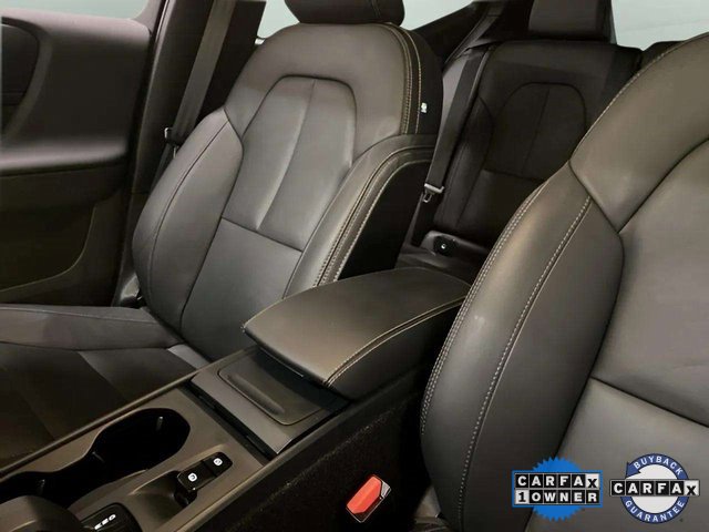 Used 2025 Volvo XC40 B5 Core image 60