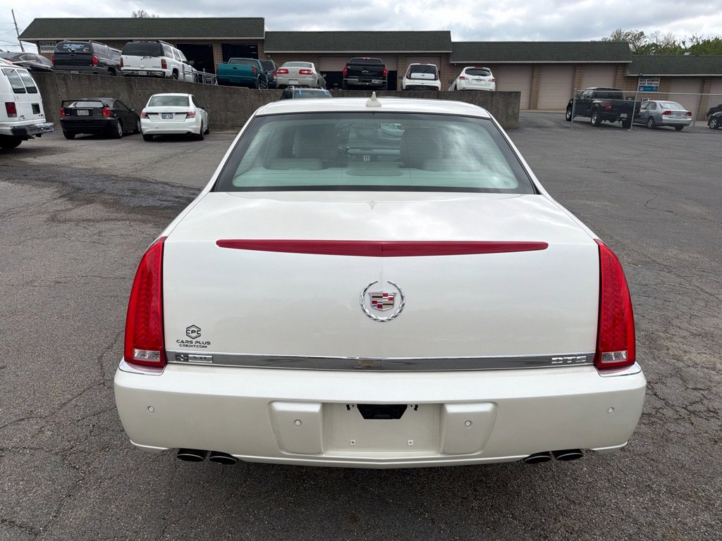 Used 2011 Cadillac DTS Premium w/ Driver Awareness Package FWD image 7