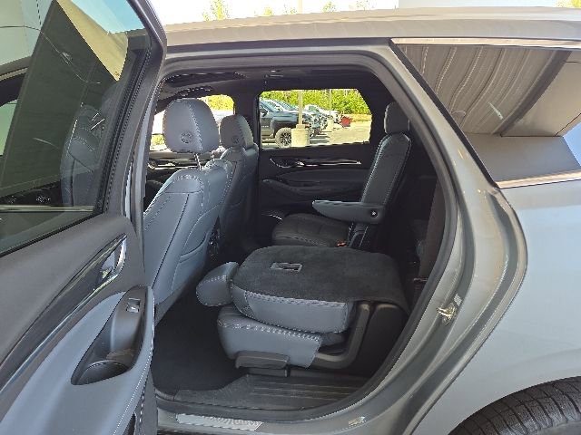 Used 2024 Buick Enclave Essence w/ Experience Buick Package AWD/4WD image 47