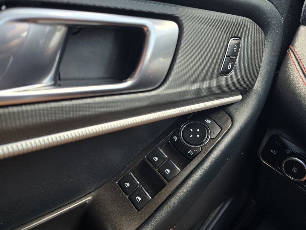 Used 2025 Ford Explorer ST-Line w/ ST-Line Street Pack AWD/4WD image 24