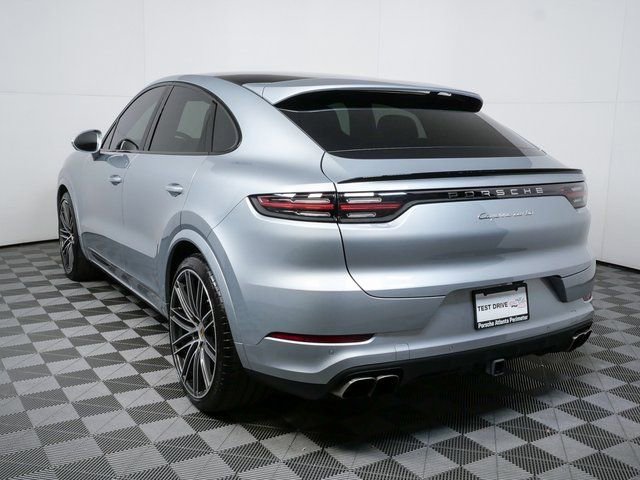 Certified 2022 Porsche Cayenne Turbo image 3