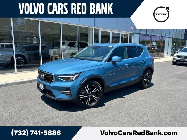 Used 2025 Volvo XC40 B5 Core