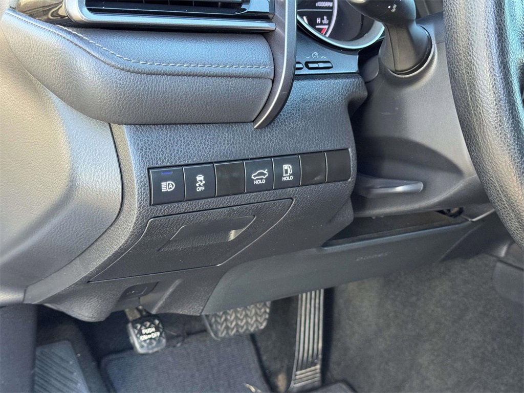 Used 2023 Toyota Camry LE image 9