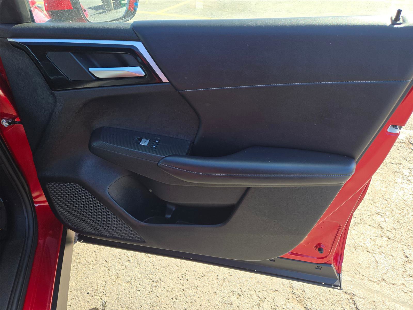 Used 2024 Mitsubishi Outlander 4WD Plug-In Hybrid image 6