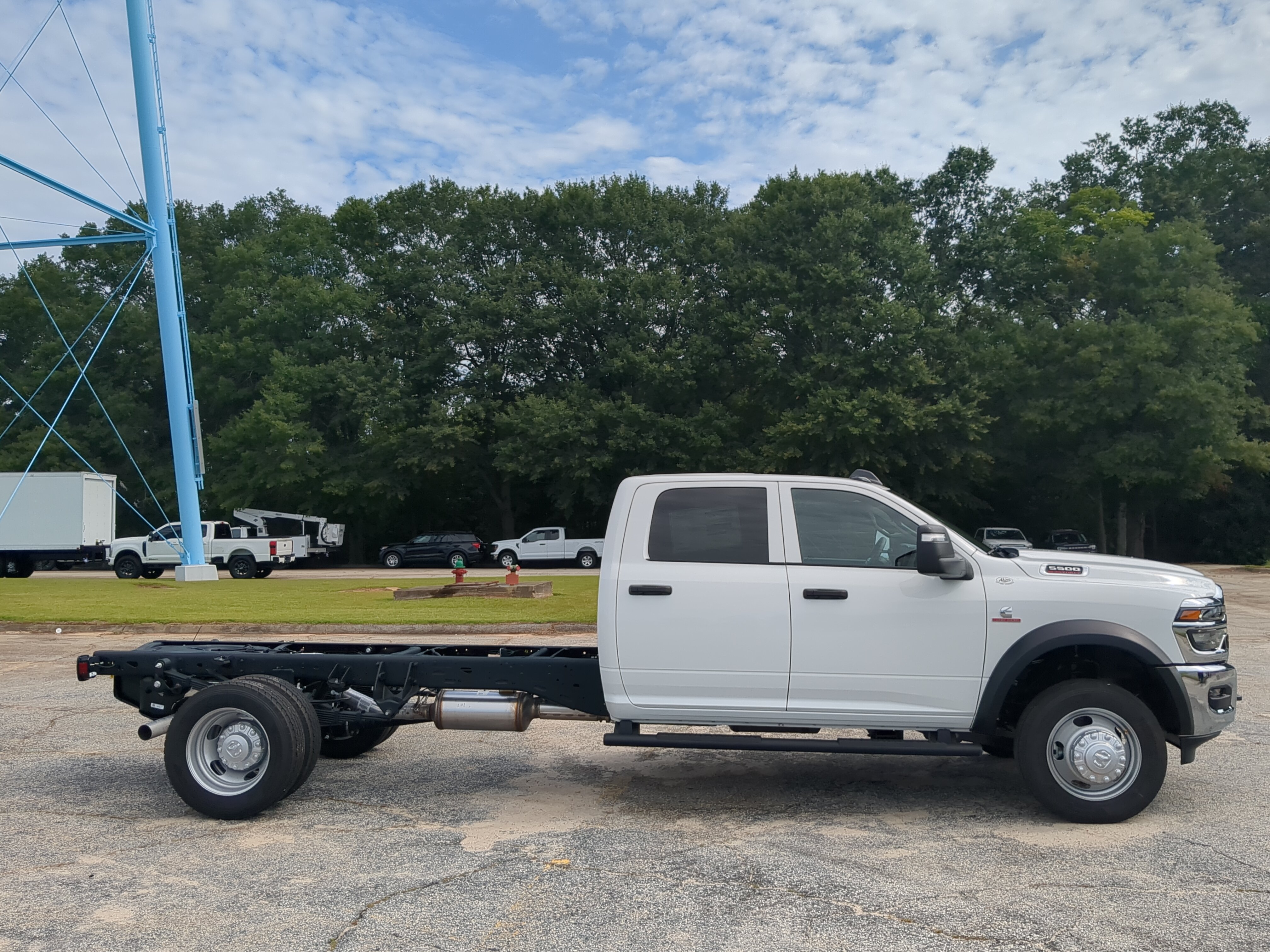 New 2026 RAM 5500 Tradesman AWD/4WD image 2