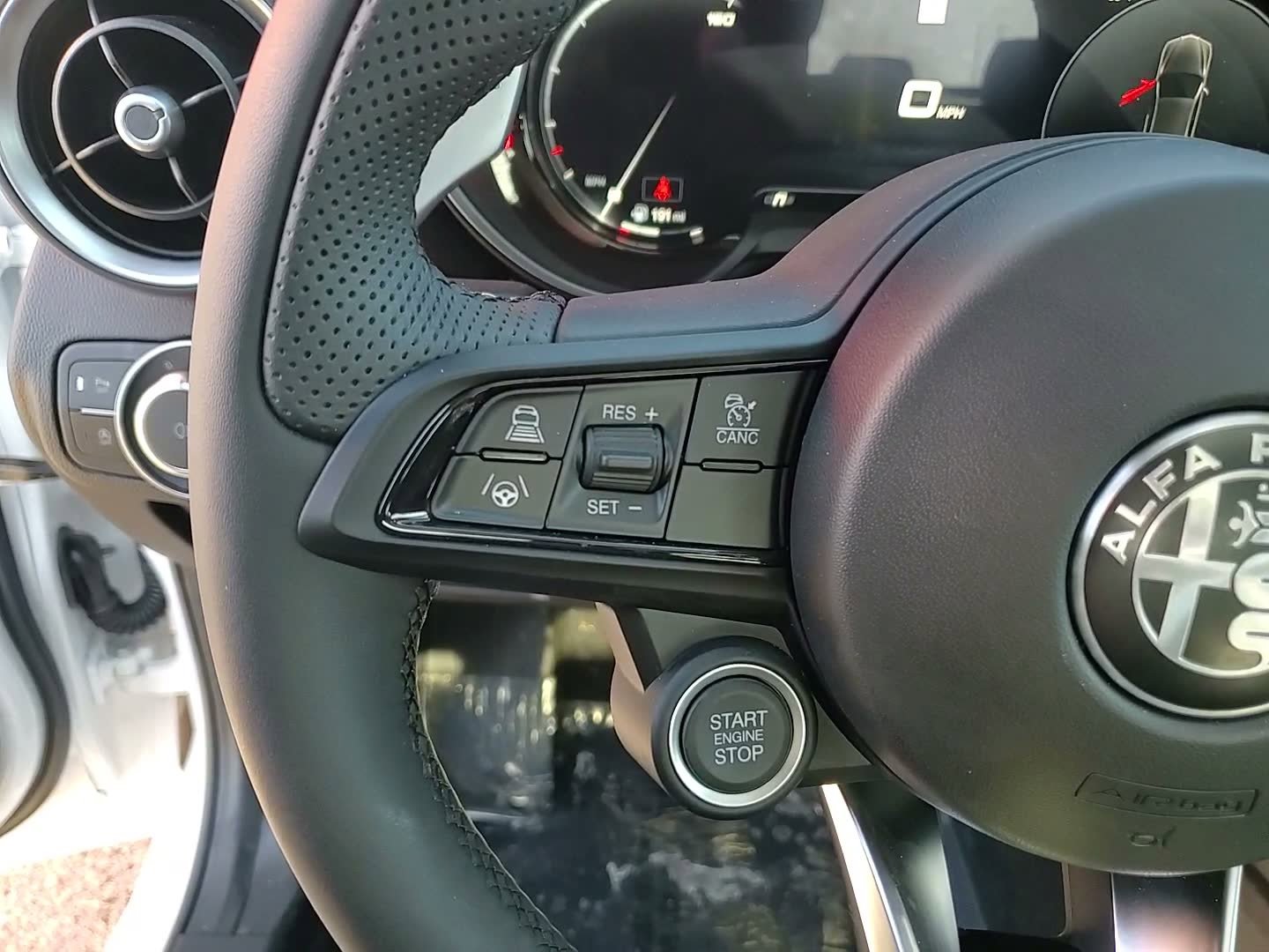 New 2025 Alfa Romeo Giulia AWD image 28