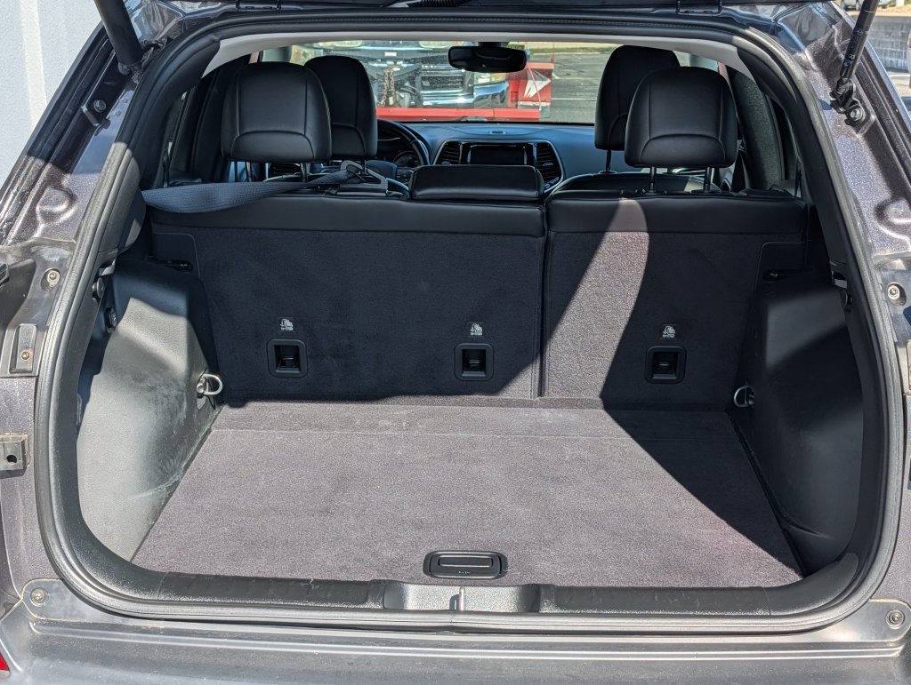 Used 2019 Jeep Cherokee Limited AWD/4WD image 8