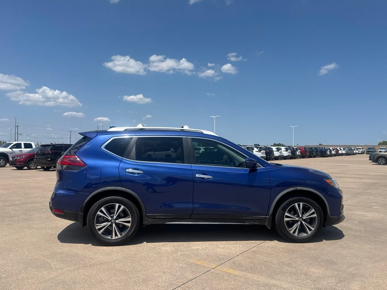 Used 2019 Nissan Rogue SV w/ Sun & Sound Touring Package FWD image 25