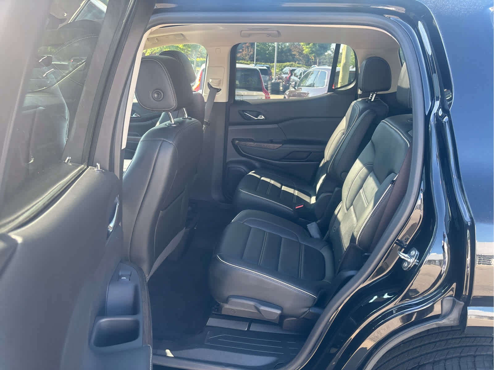 Used 2021 GMC Acadia Denali w/ Denali Ultimate Package AWD/4WD image 26