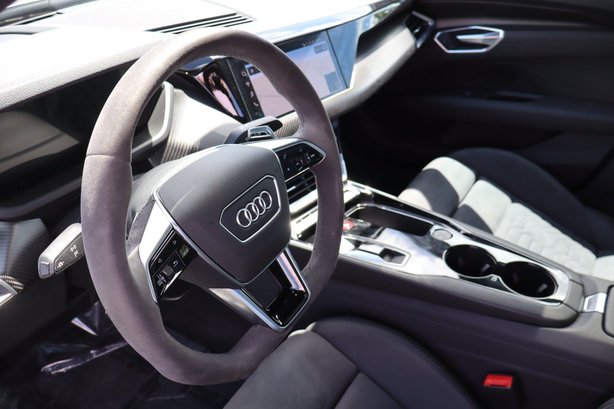 Used 2022 Audi e-tron GT Premium Plus AWD/4WD image 10