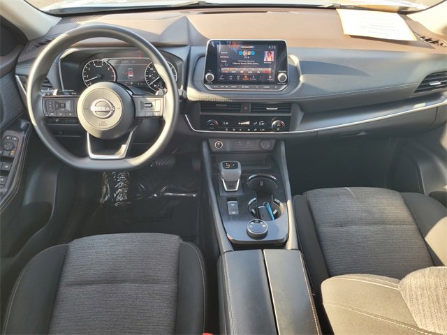 Used 2023 Nissan Rogue SV image 16