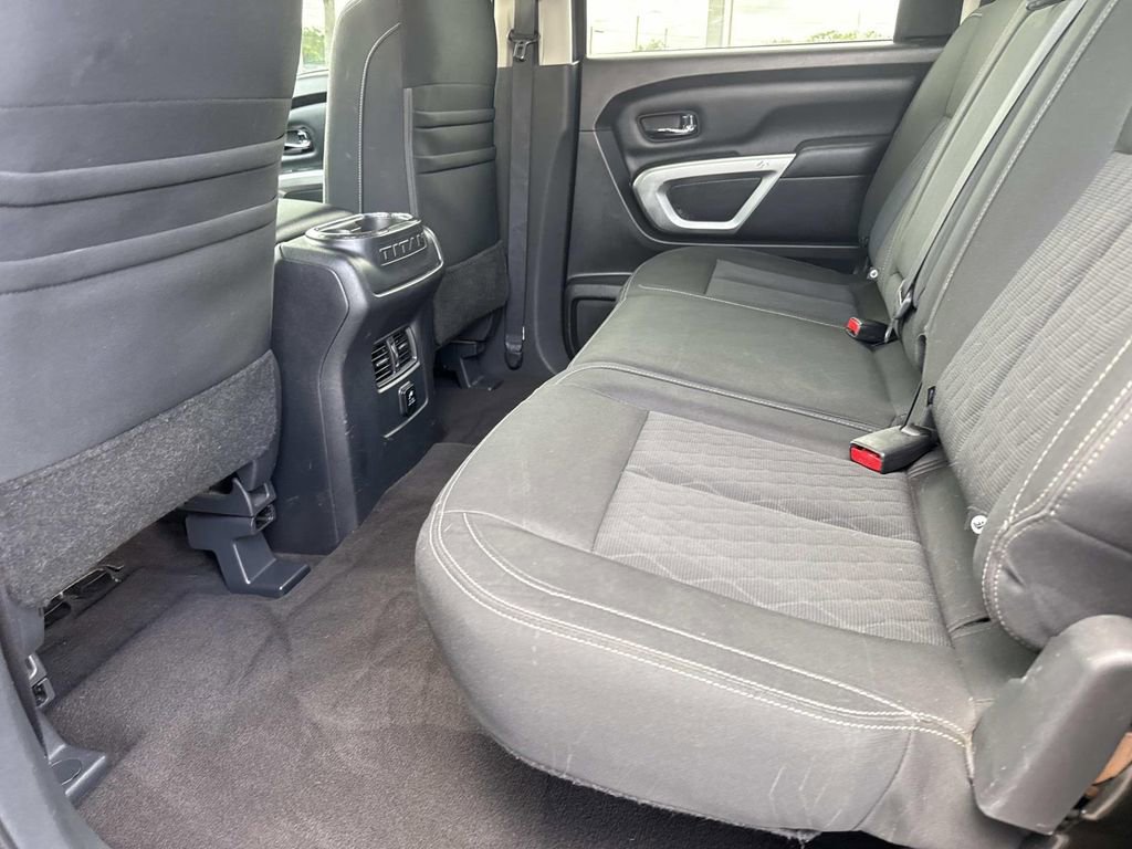 Used 2018 Nissan Titan SV w/ SV Convenience Package RWD image 13