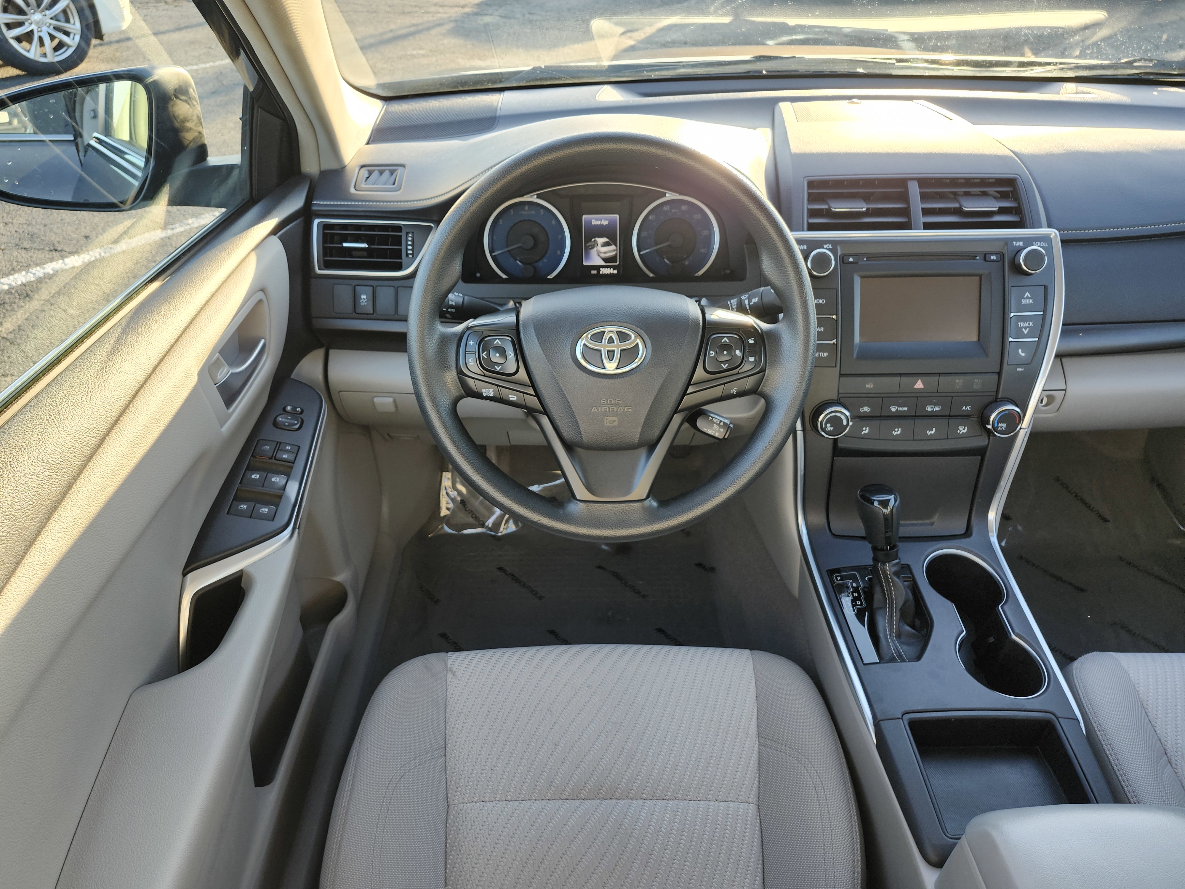 Used 2017 Toyota Camry LE image 23
