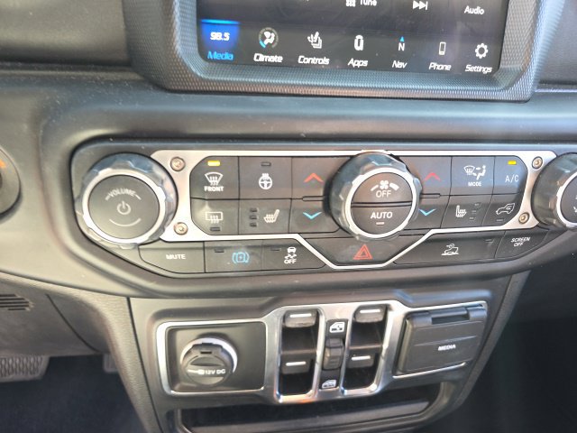 Used 2023 Jeep Wrangler Unlimited Sahara w/ Cold Weather Group AWD/4WD image 5