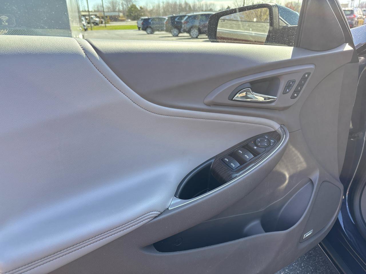 Used 2017 Chevrolet Malibu Premier w/ Premier Sun and Wheel Package image 10