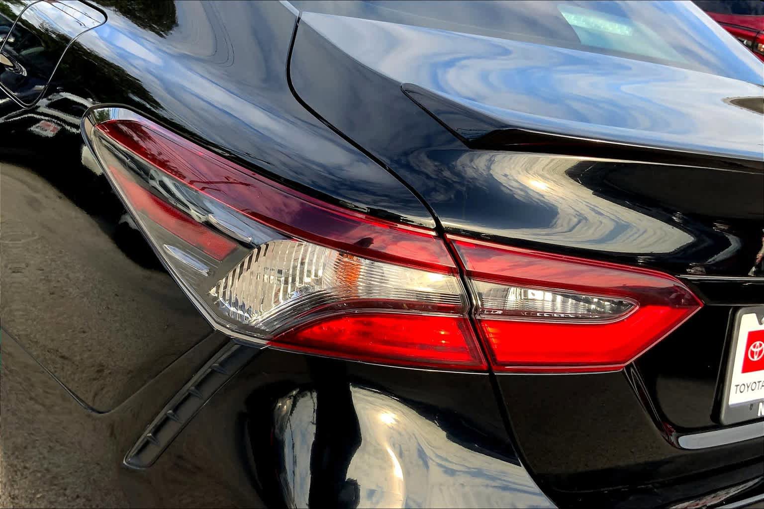 Used 2021 Toyota Camry SE FWD image 28