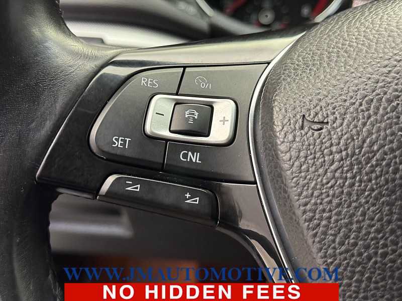 Used 2017 Volkswagen Passat 1.8T SE FWD image 37