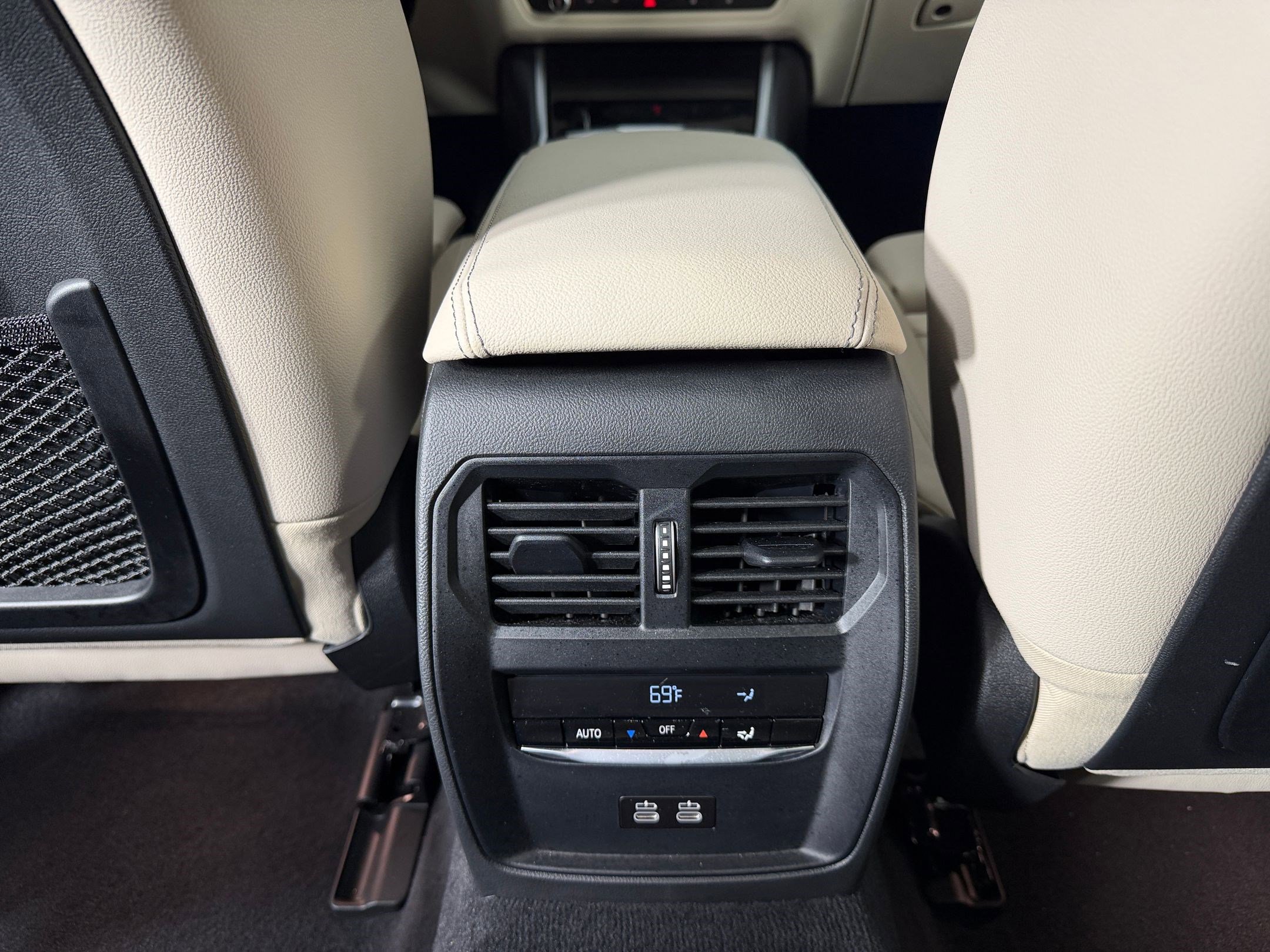 Used 2023 BMW i4 eDrive35 w/ Premium Package RWD image 31