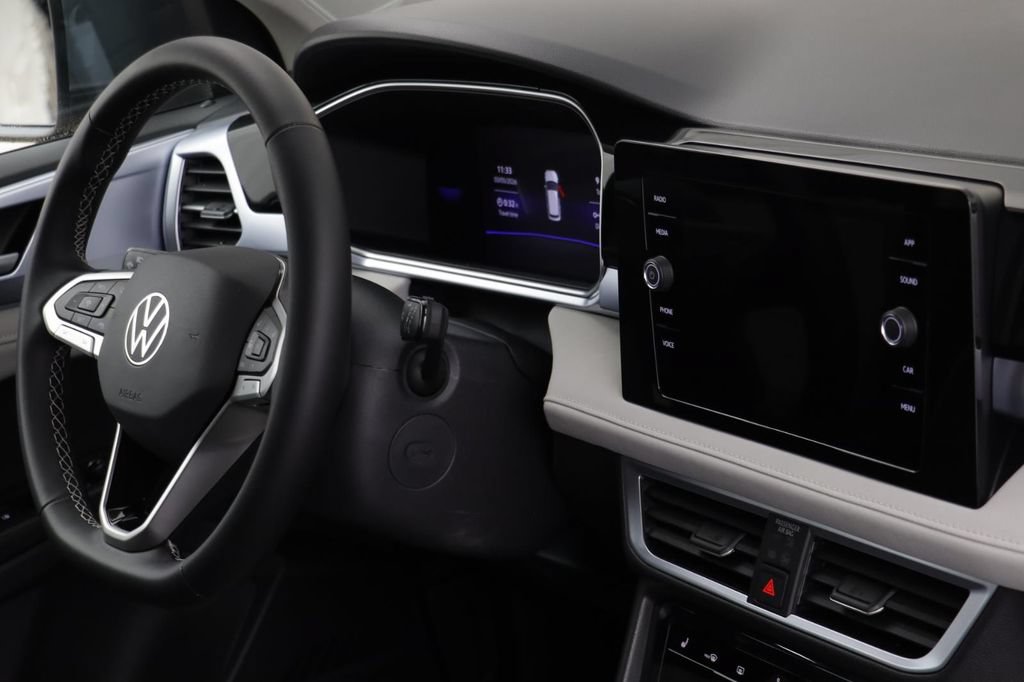 New 2026 Volkswagen Taos SE AWD/4WD image 21