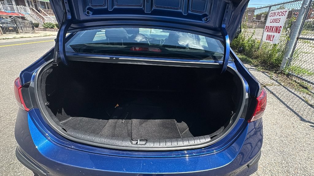 Used 2022 Hyundai Accent SE w/ Cargo Package FWD image 30