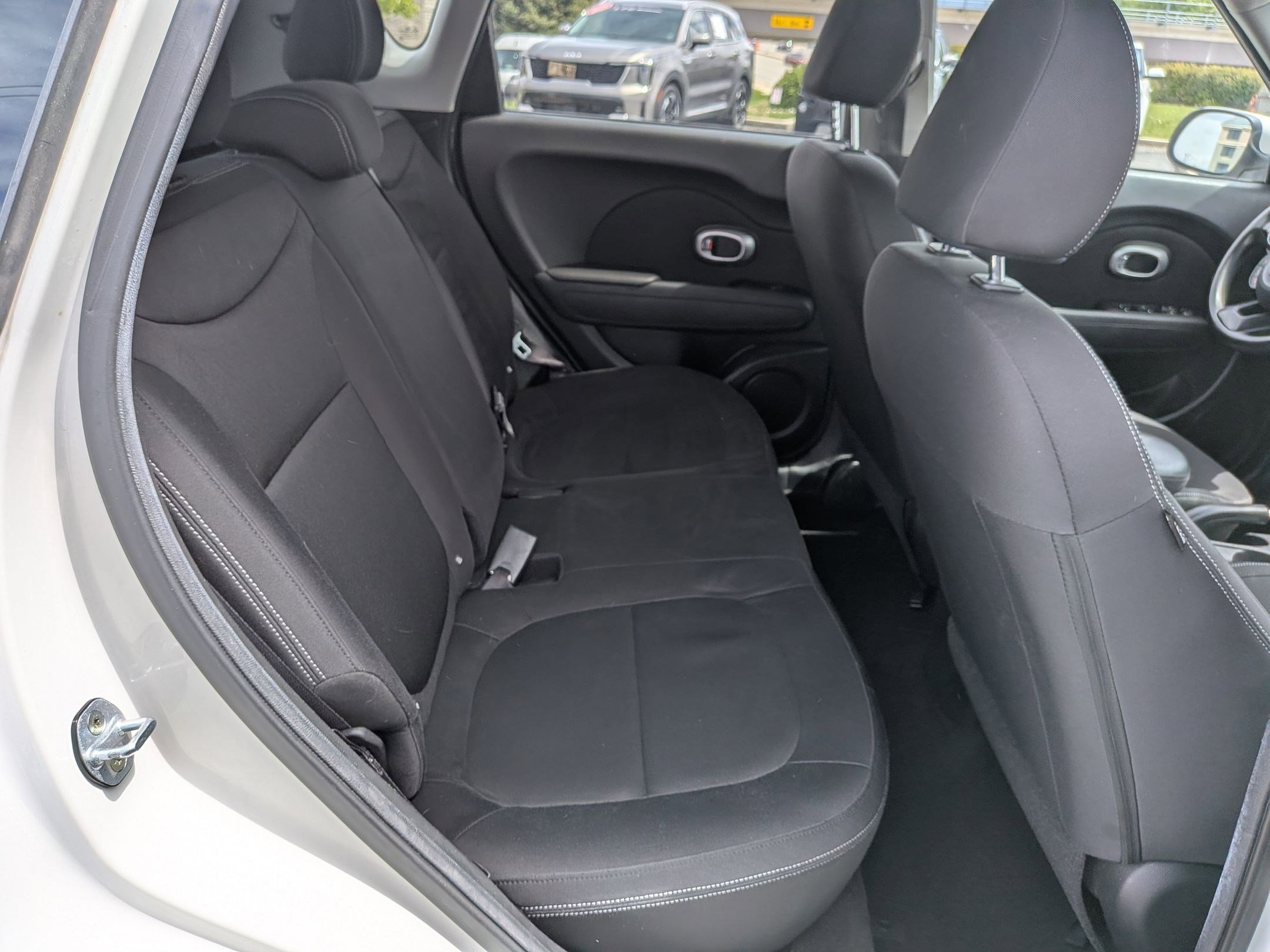 Used 2015 Kia Soul FWD image 26