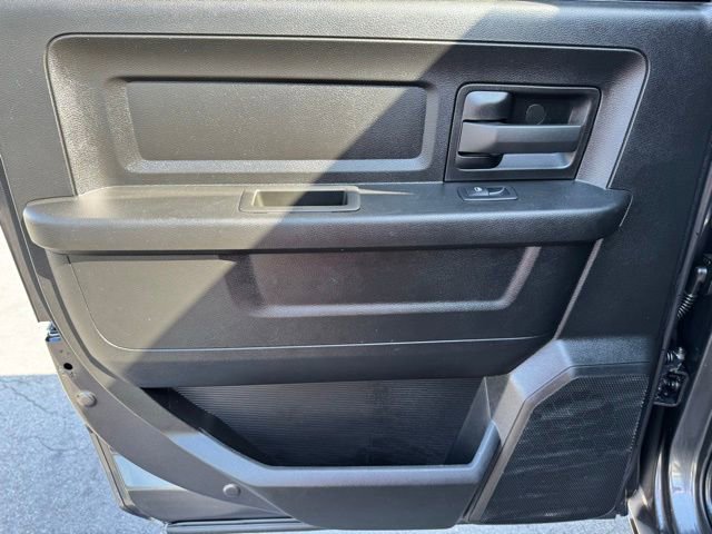 Used 2024 RAM 2500 Tradesman w/ Chrome Appearance Group AWD/4WD image 13