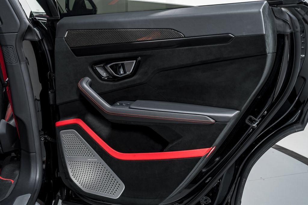 Used 2023 Lamborghini Urus Performante AWD/4WD image 37