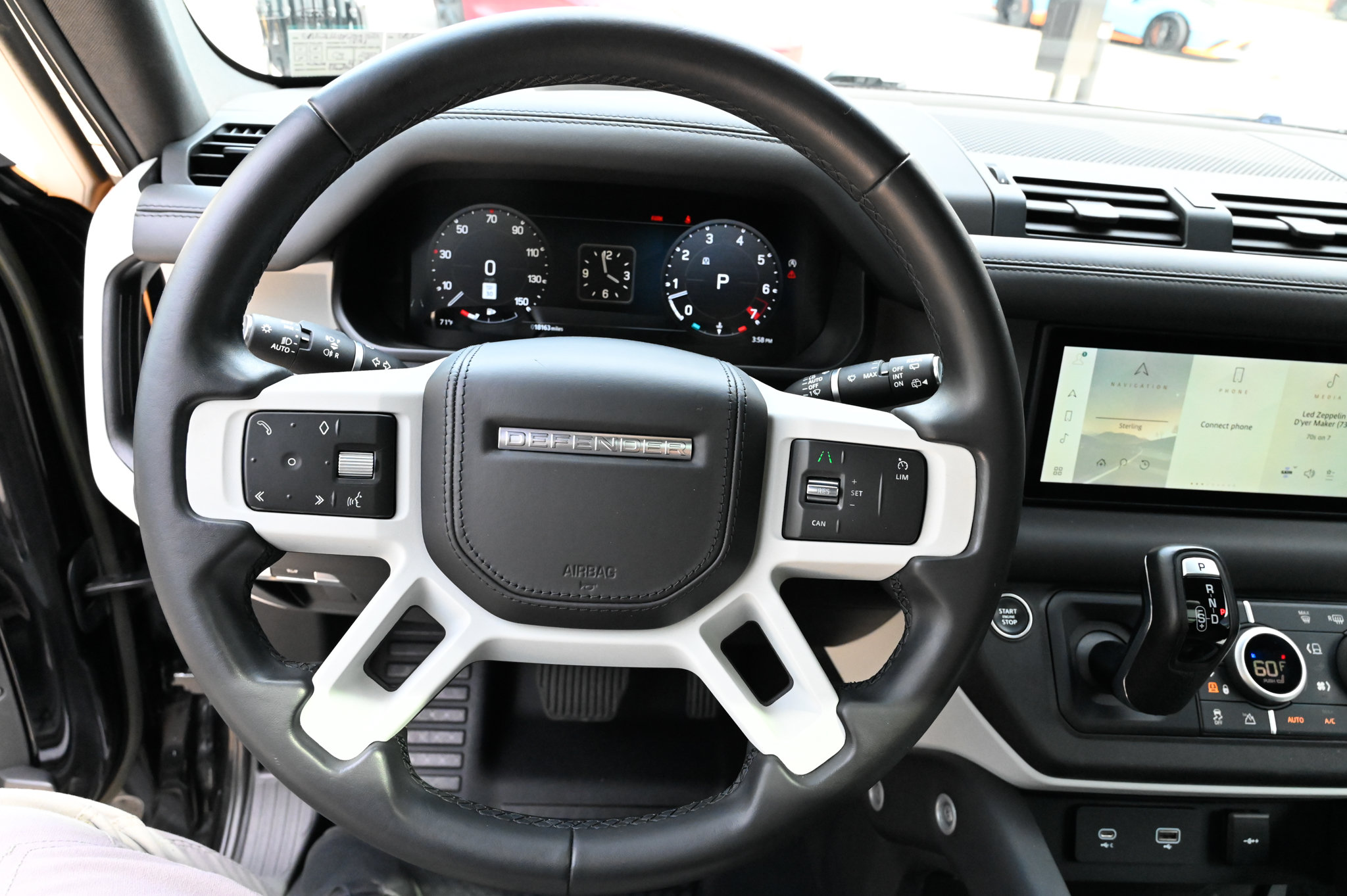 Used 2023 Land Rover Defender 90 X-Dynamic SE AWD/4WD image 25