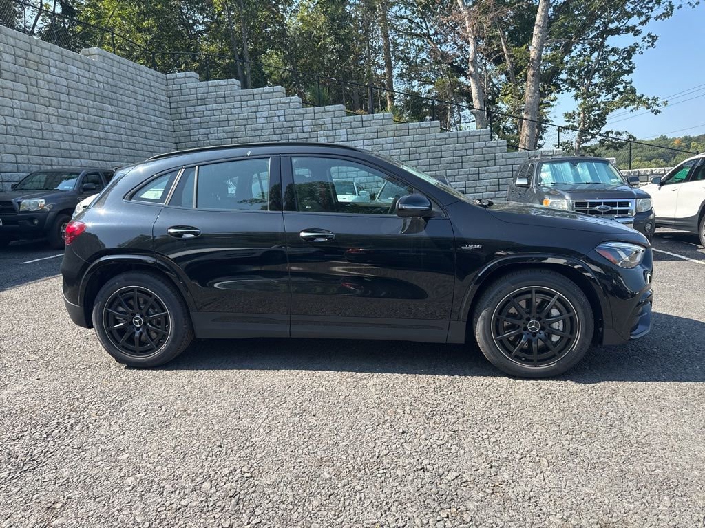 New 2026 Mercedes-Benz GLA 35 AMG 4MATIC image 11