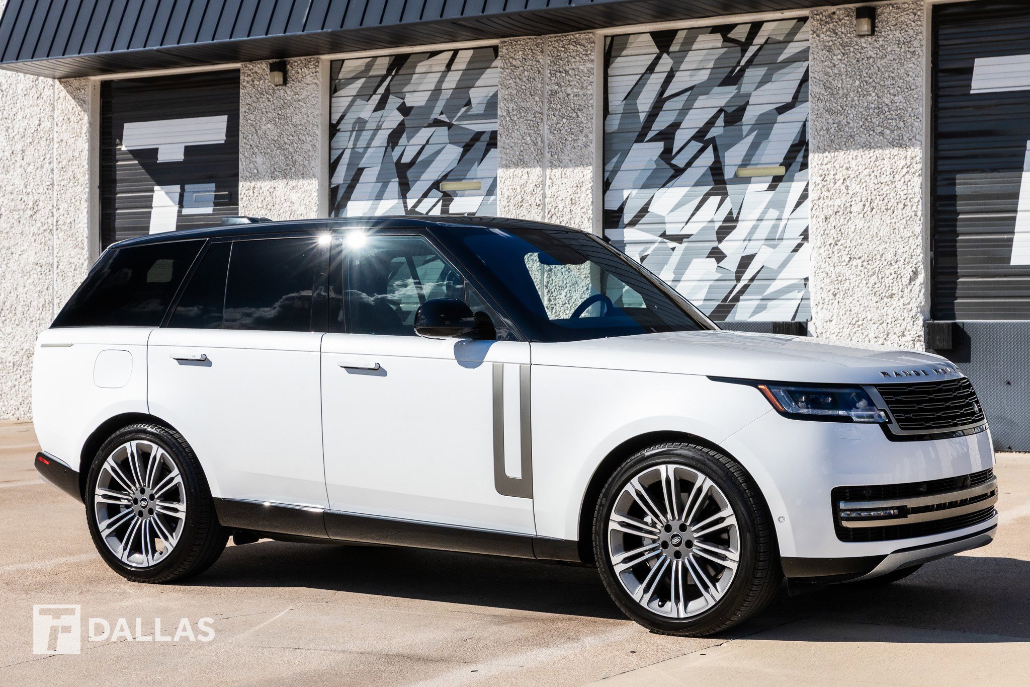 Used 2023 Land Rover Range Rover SE image 19