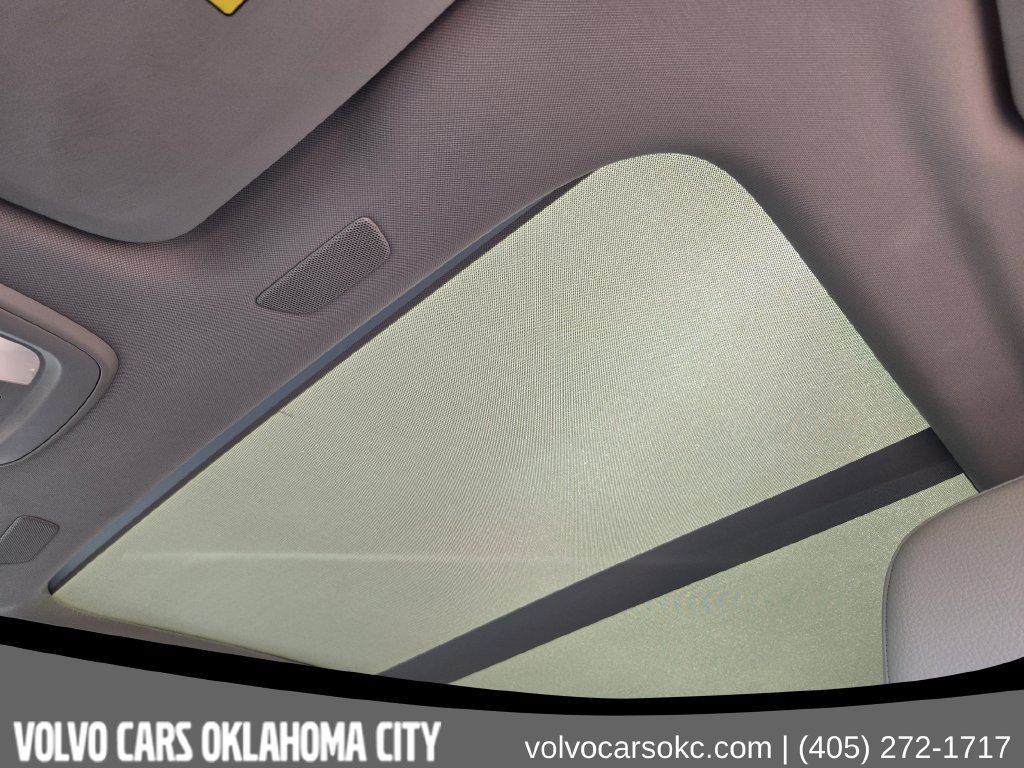 Certified 2025 Volvo XC60 B5 Core w/ Protection Package Premier AWD/4WD image 19