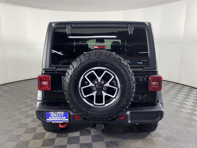 Used 2025 Jeep Wrangler Unlimited Rubicon w/ Convenience Group AWD/4WD image 8