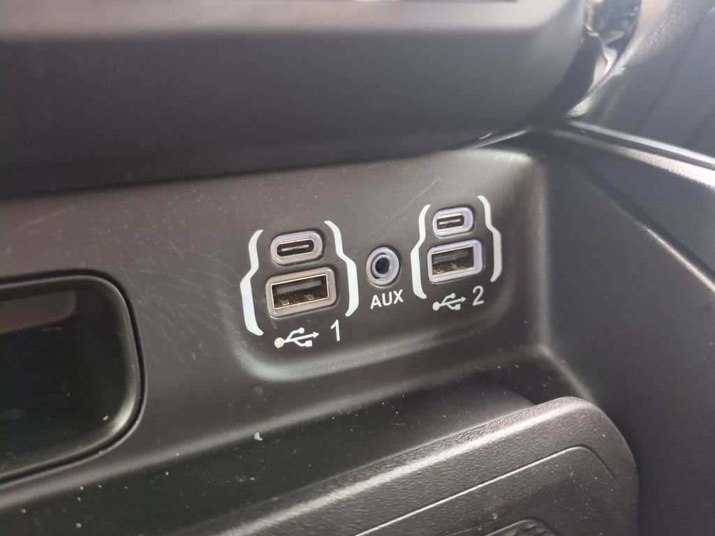 Used 2024 RAM 1500 Laramie AWD/4WD image 26