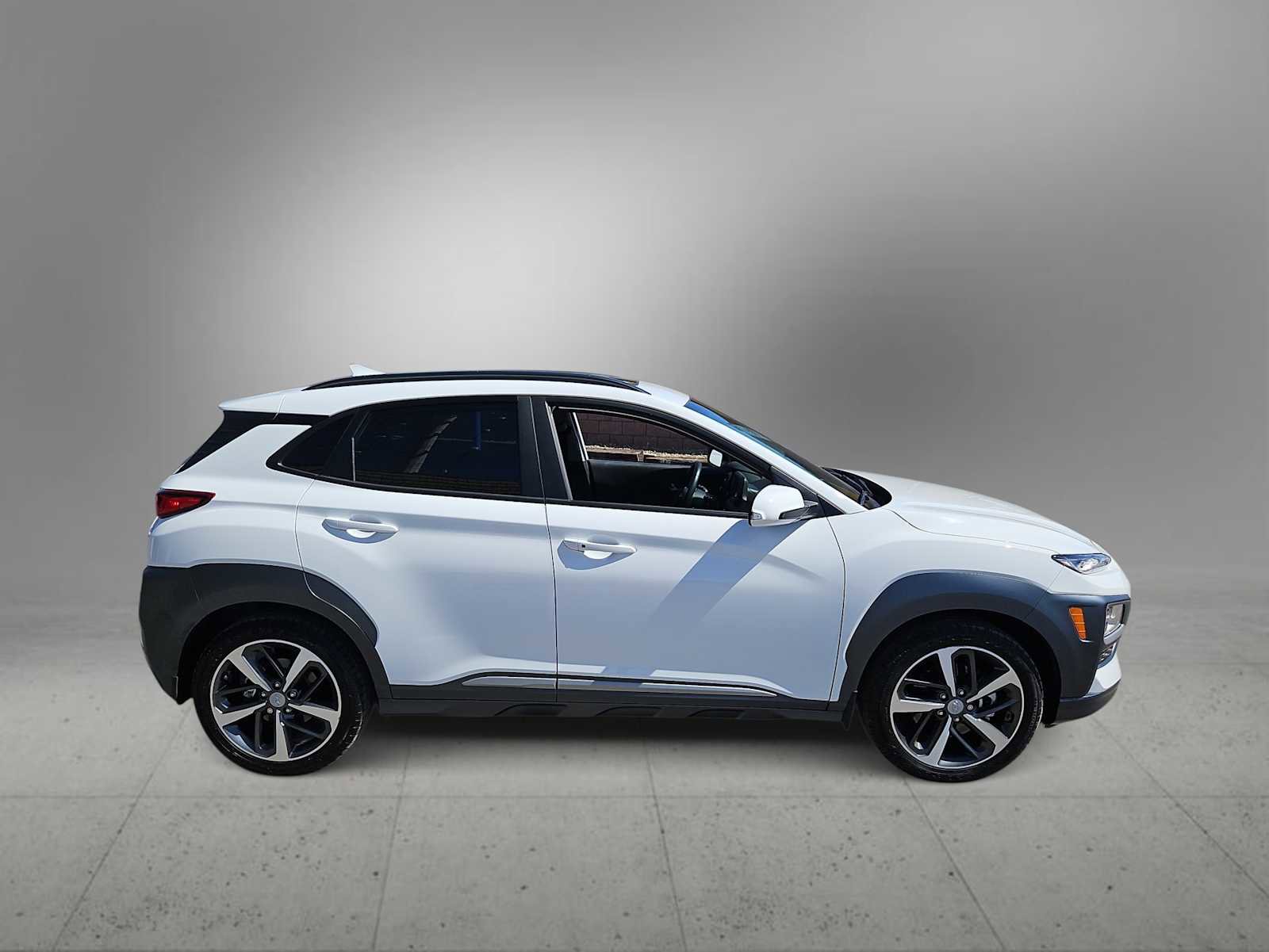 Certified 2021 Hyundai Kona Limited w/ Cargo Package FWD image 9