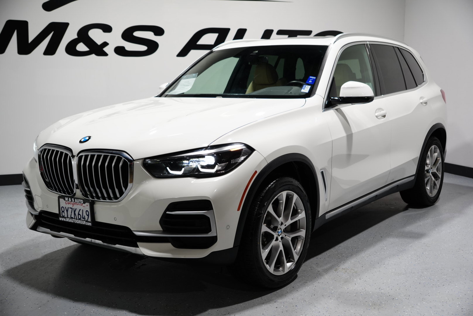 Used 2022 BMW X5 xDrive40i w/ Parking Assistance Package image 3
