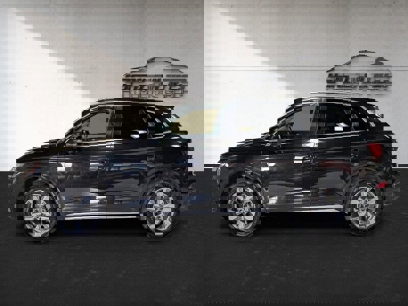 Used 2023 Audi Q5 Prestige w/ Prestige Package image 7