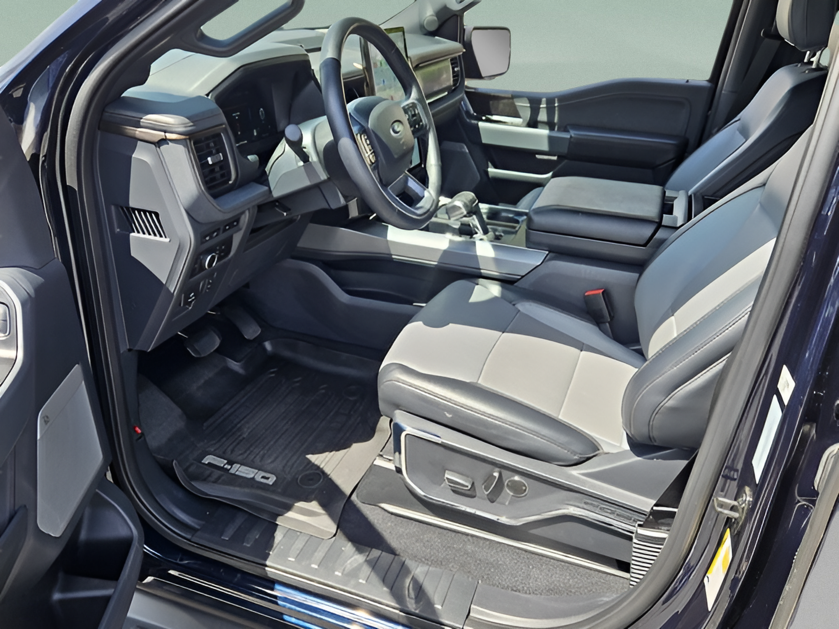 Used 2023 Ford F150 Lightning Lariat AWD/4WD image 43