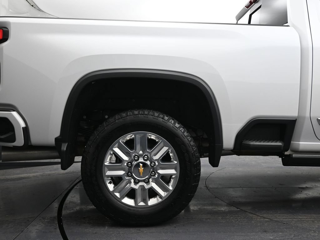 Used 2025 Chevrolet Silverado 2500 High Country w/ High Country Premium Package AWD/4WD image 12
