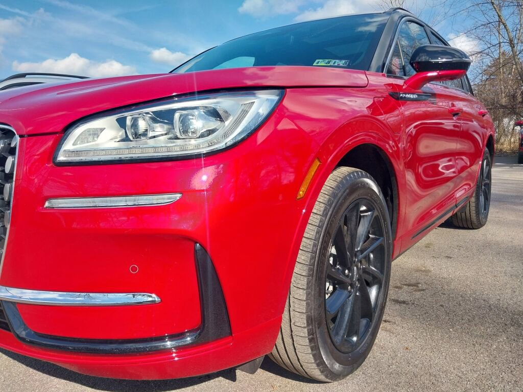 Used 2025 Lincoln Corsair Grand Touring w/ Equipment Group 301A image 28